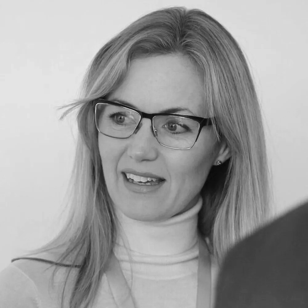becky - greyscale